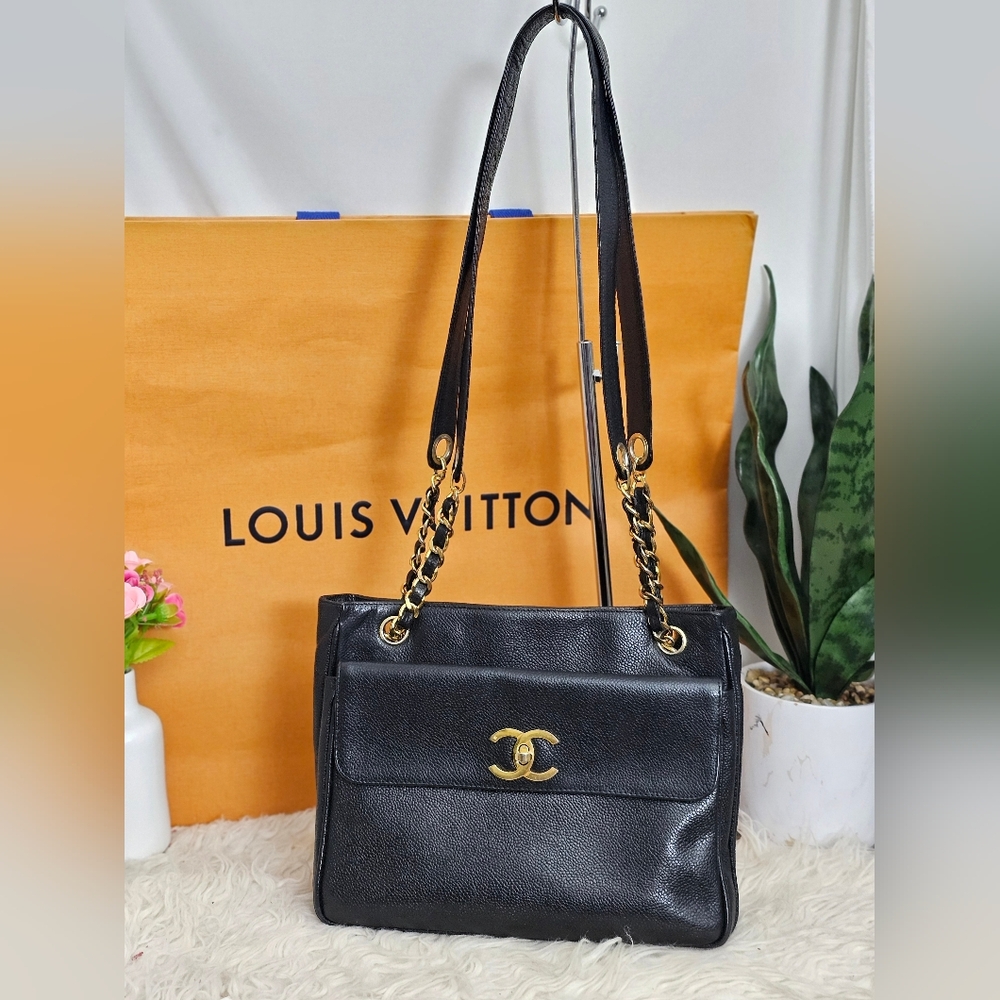 Chanel Caviar Leather Shoulder Bag - Picture 13 of 16
